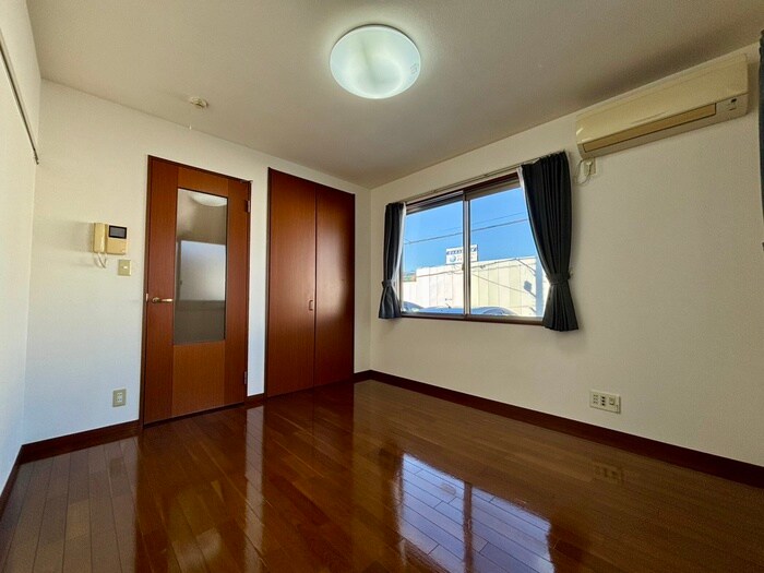 物件内観写真8　(居室)