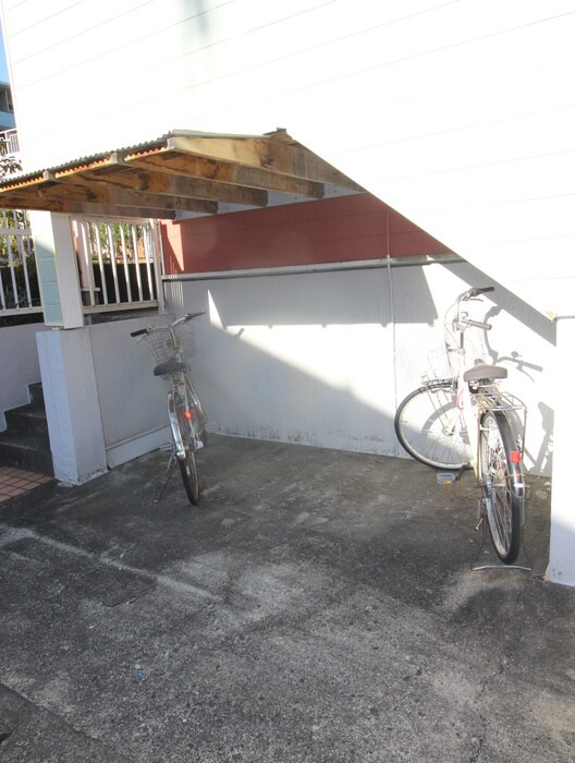 物件外観写真5　(駐輪場)