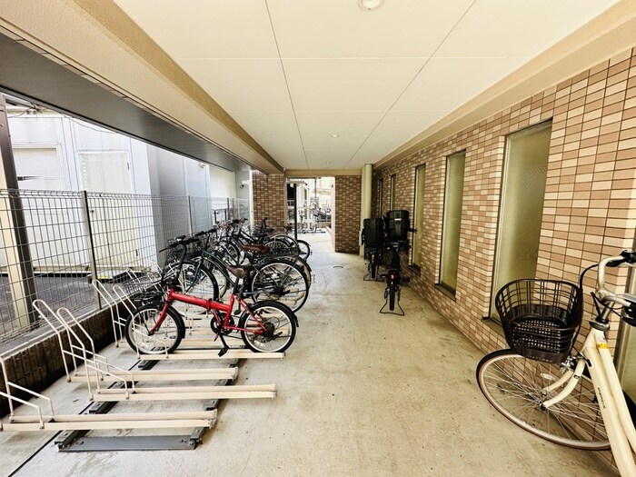 物件外観写真6　(駐輪場)