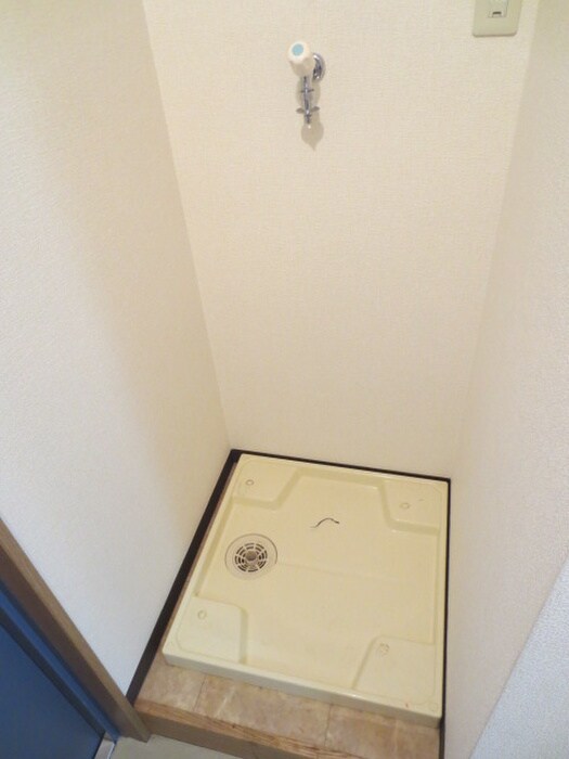 物件内観写真9　(洗濯機置場)