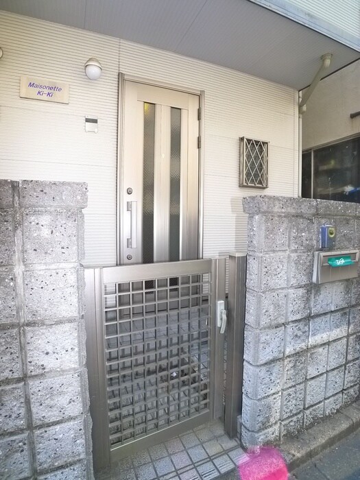 物件外観写真2　(エントランス部分)