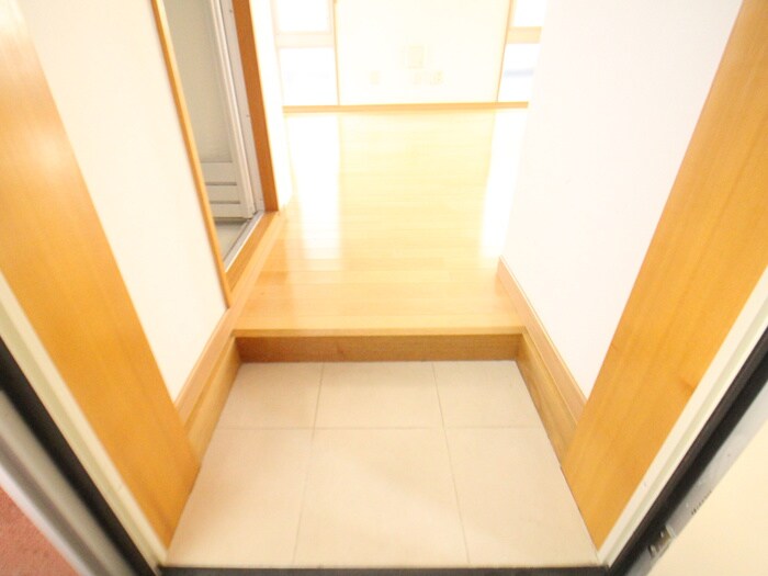 物件内観写真13　(玄関)
