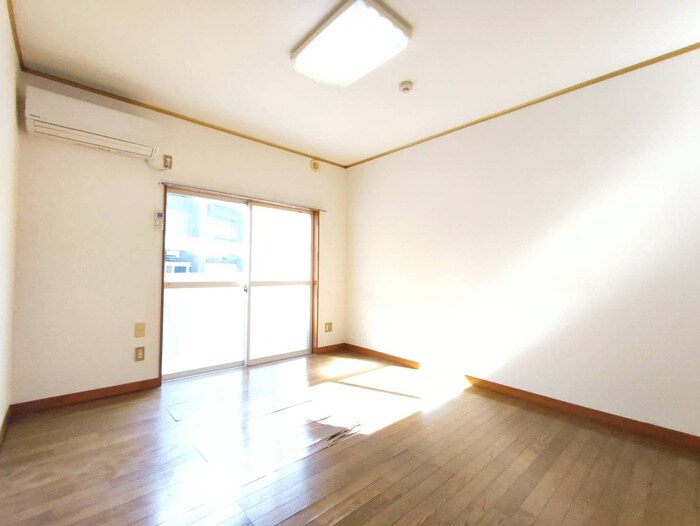 物件内観写真8　(居室)