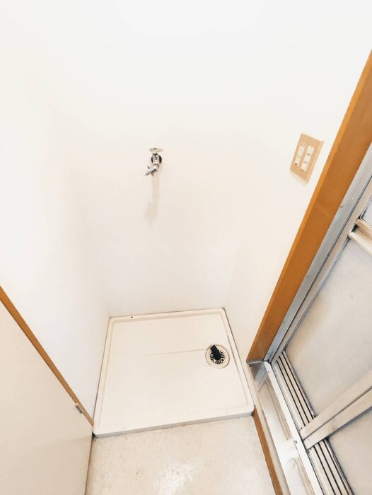 物件内観写真13　(洗濯機置場)