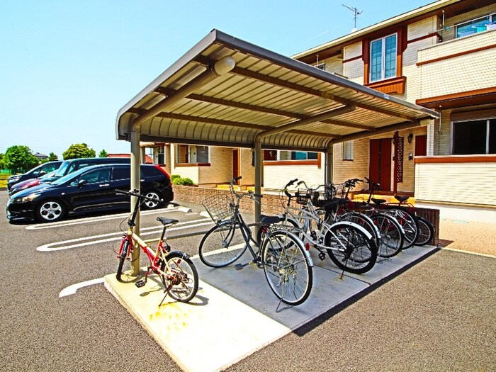 物件外観写真4　(駐輪場)