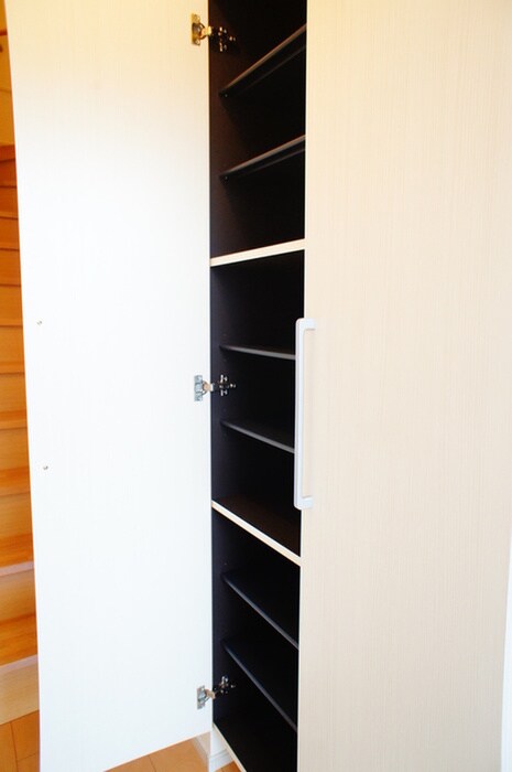 物件内観写真15　(靴箱)