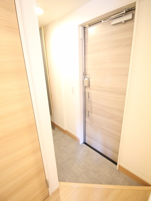 物件内観写真7　(玄関)