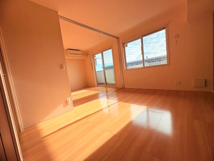 物件内観写真9　(居室)