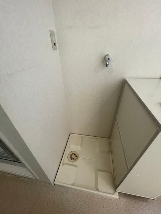 物件内観写真16　(洗濯機置場)