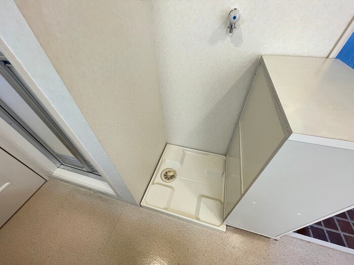 物件内観写真17　(洗濯機置場)