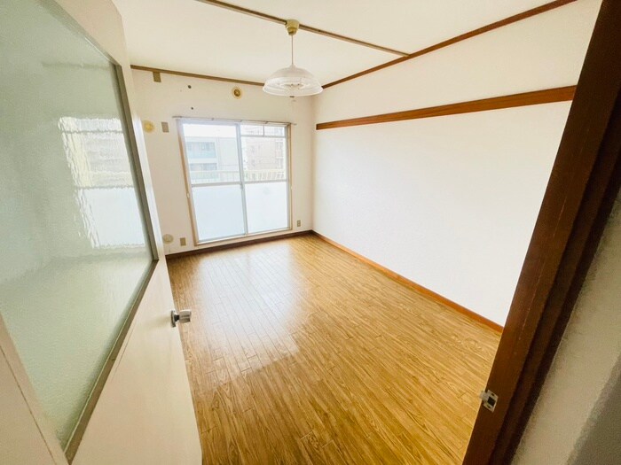 物件内観写真4　(居室)