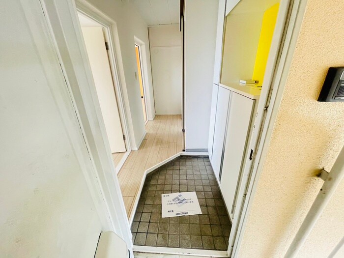 物件内観写真16　(玄関)