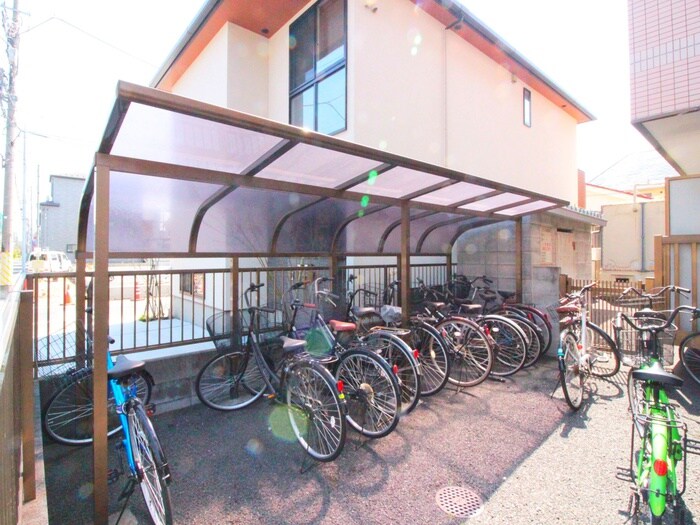物件外観写真3　(駐輪場)