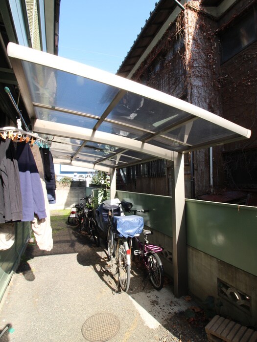 物件外観写真3　(駐輪場)