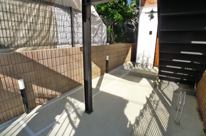 物件外観写真5　(駐輪場)