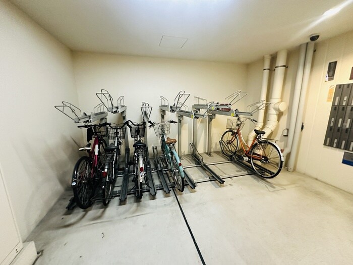 物件外観写真5　(駐輪場)