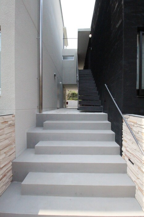 物件外観写真4　(エントランス部分)