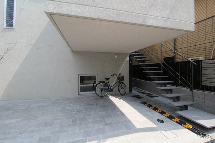 物件外観写真6　(駐輪場)