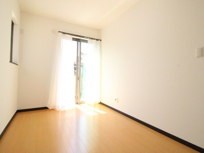 物件内観写真9　(居室)