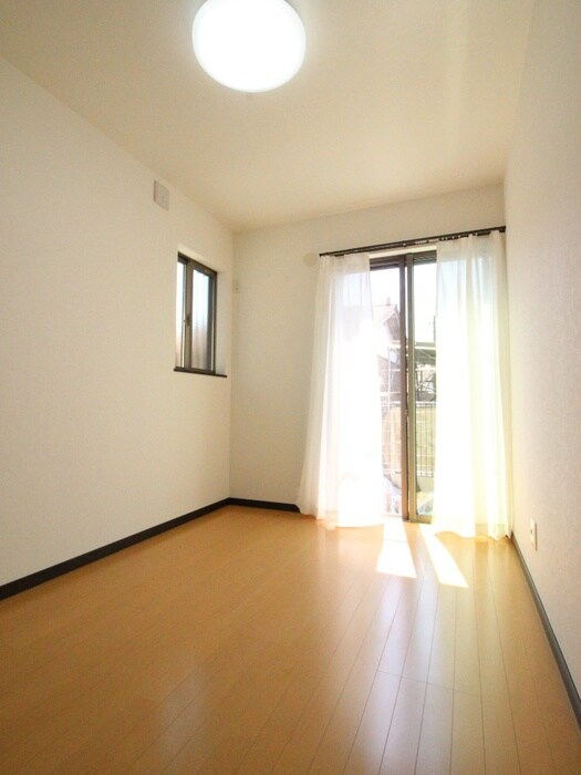 物件内観写真18　(居室)