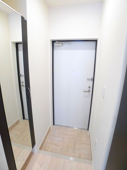 物件内観写真16　(玄関)
