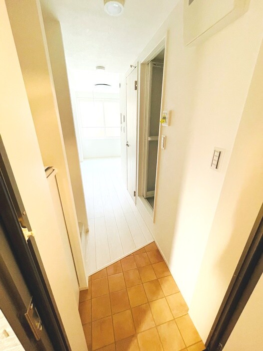 物件内観写真12　(玄関)