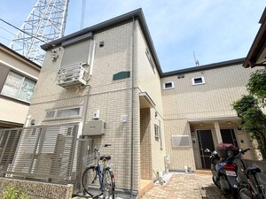 カーサ三鷹台外観写真