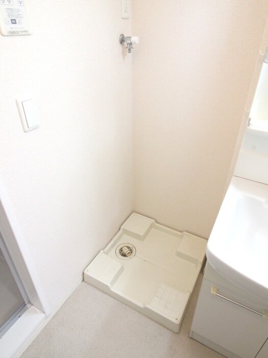 物件内観写真14　(洗濯機置場)