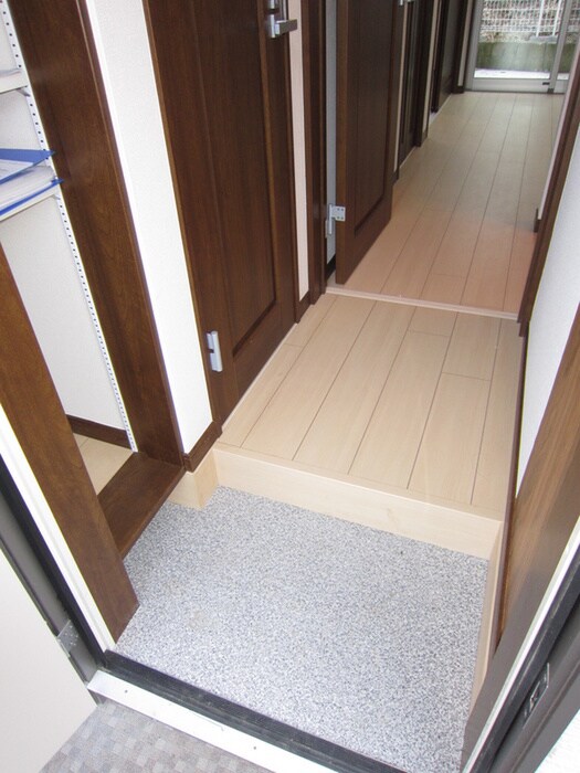 物件内観写真15　(玄関)