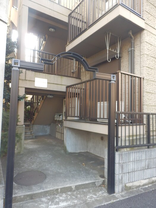 物件外観写真5　(エントランス部分)