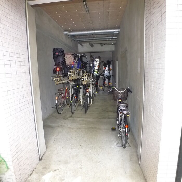 物件外観写真6　(駐輪場)