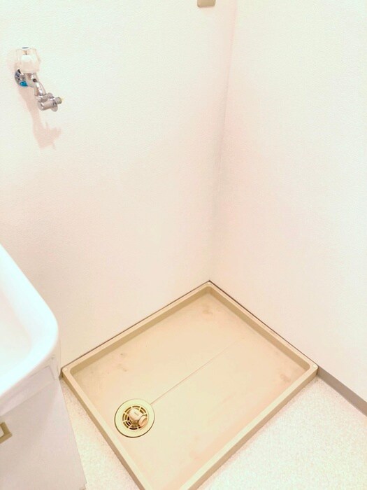 物件内観写真12　(洗濯機置場)