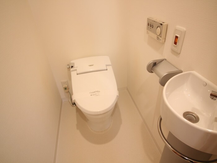 物件内観写真14　(トイレ)