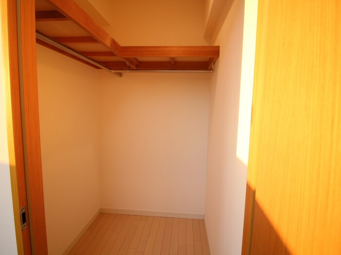 物件内観写真16　(収納)