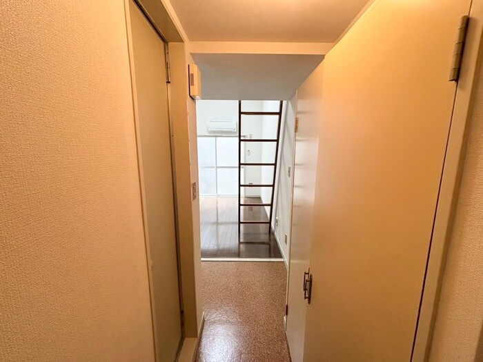 物件内観写真9　(廊下)