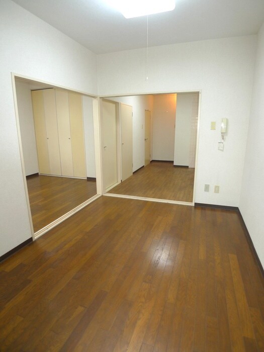 物件内観写真8　(居室)