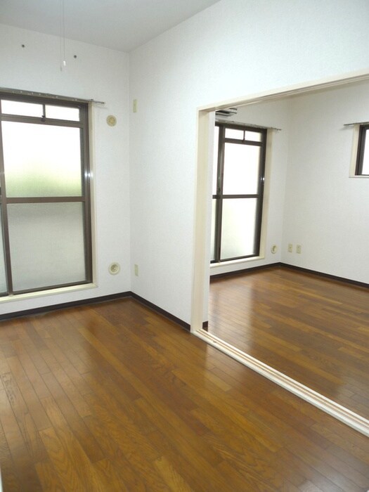 物件内観写真9　(室内からの展望)