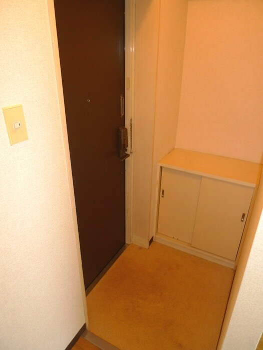 物件内観写真11　(玄関)