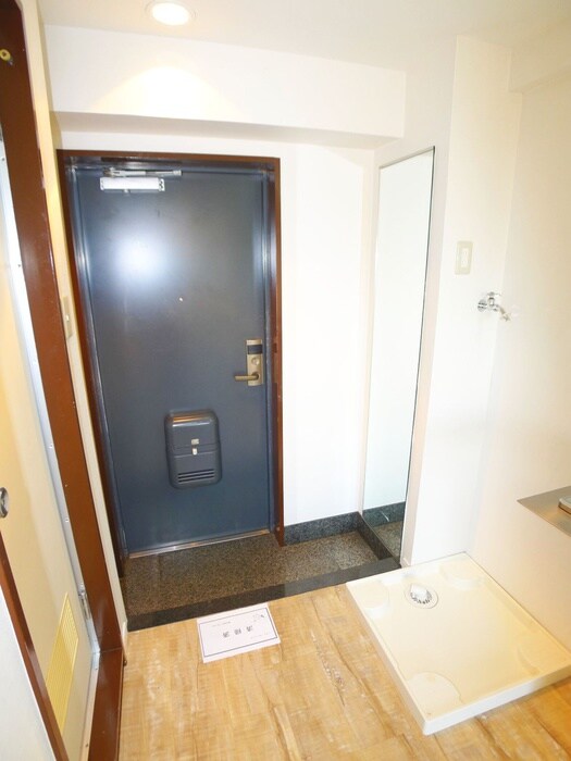 物件内観写真17　(玄関)