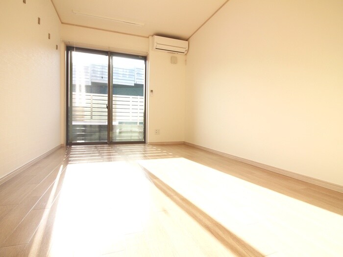 物件内観写真10　(室内からの展望)