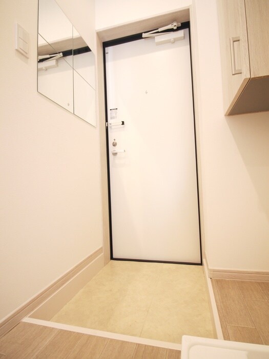 物件内観写真18　(玄関)