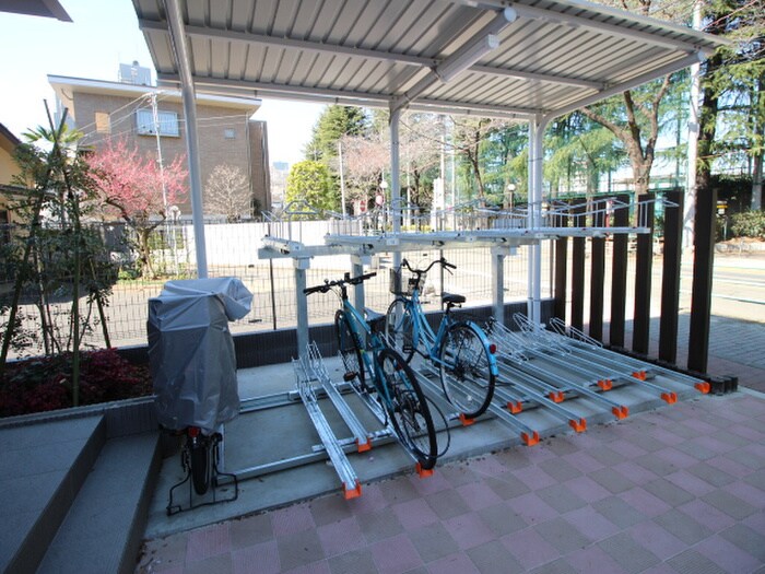 物件外観写真4　(駐輪場)