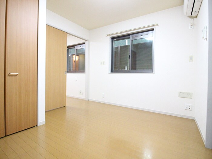 物件内観写真9　(居室)