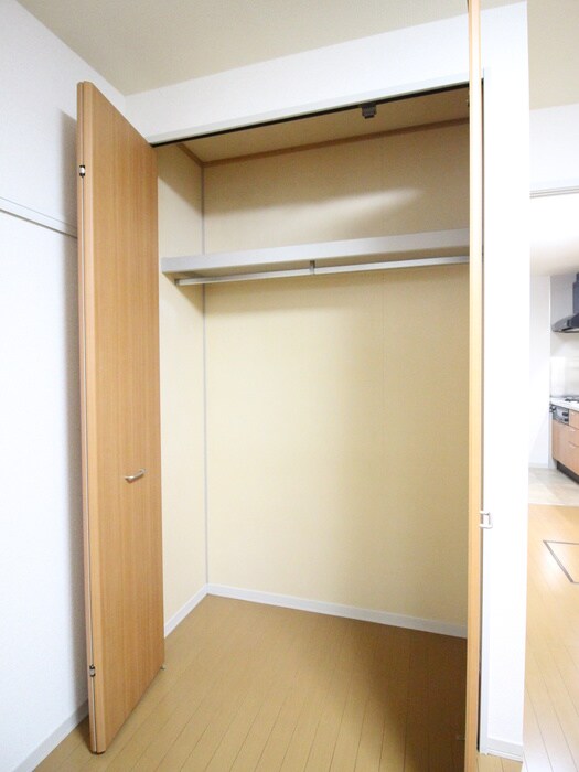 物件内観写真12　(収納)