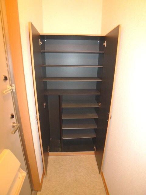 物件内観写真15　(靴箱)