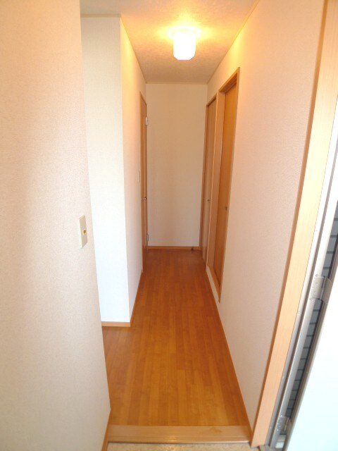 物件内観写真16　(廊下)