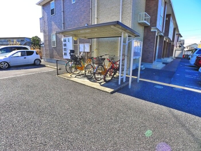物件外観写真5　(駐輪場)