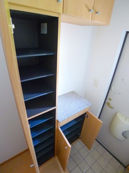 物件内観写真17　(靴箱)