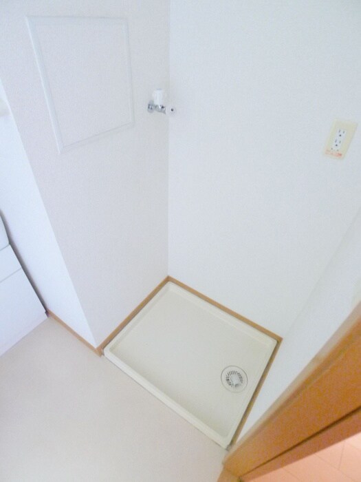 物件内観写真18　(洗濯機置場)