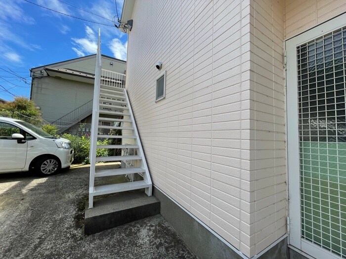 物件外観写真4　(エントランス部分)